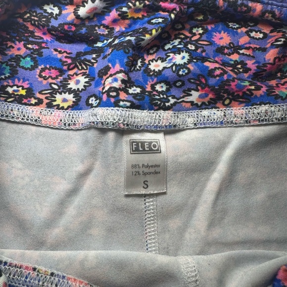 Fleo Junk size small shorts barely worn - Picture 2 of 3